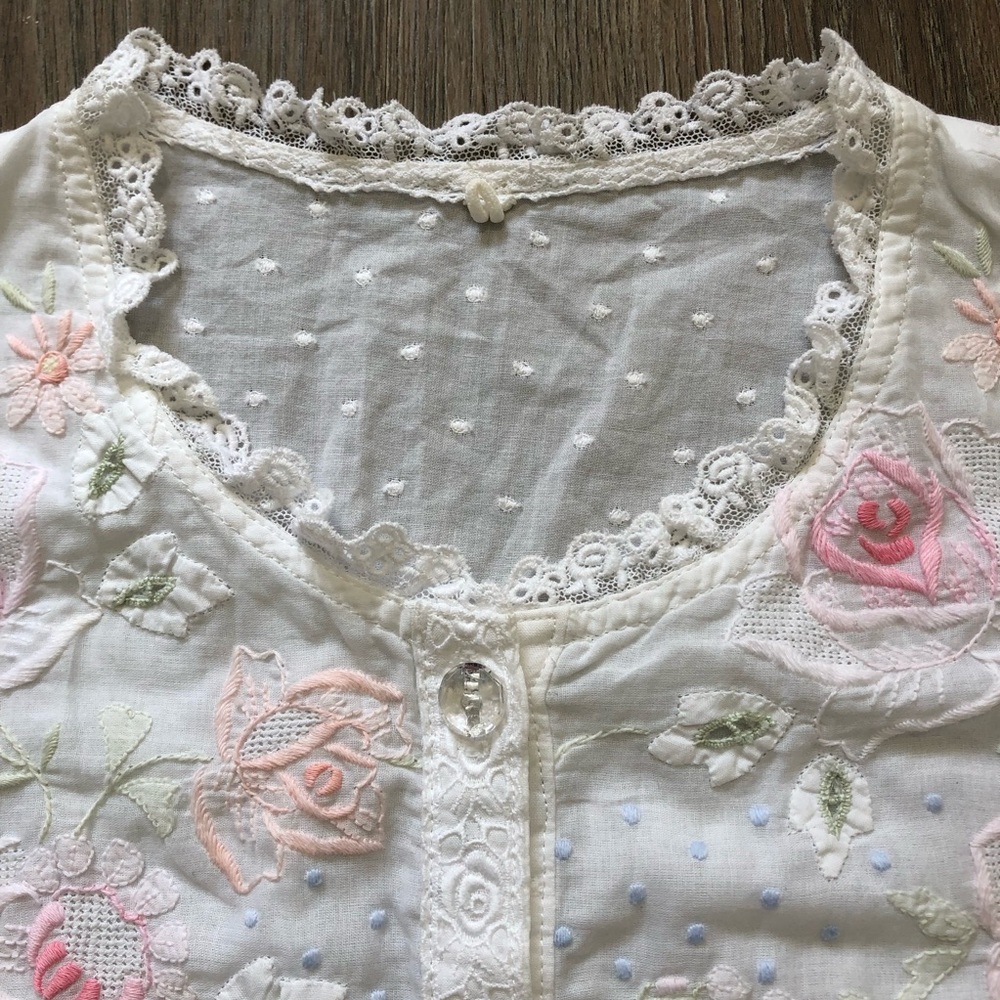 Lily Blouse Tokyo Embroidered Lace Button Down Top - Picture 5 of 16